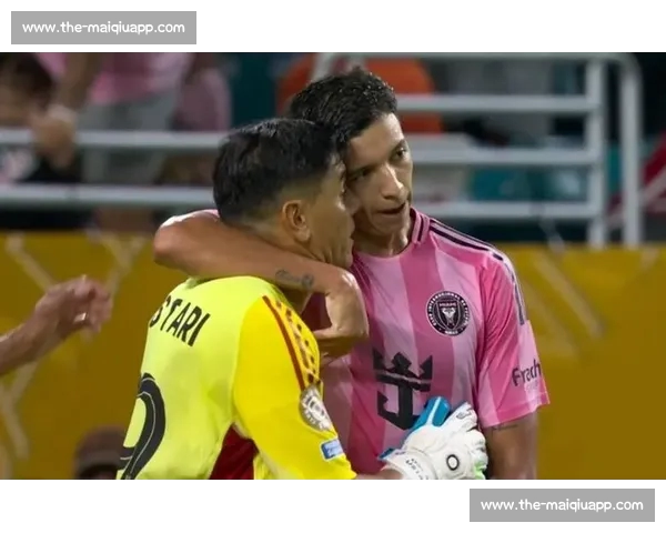 门神对决！世俱杯揭幕战梅西哑火，乌斯塔里扑点 + 谢纳维神扑献零封